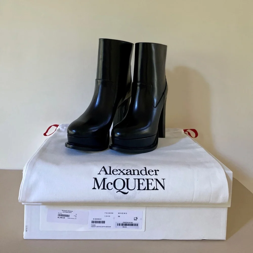 Alexander McQueen Black platform Ankle Boots US8